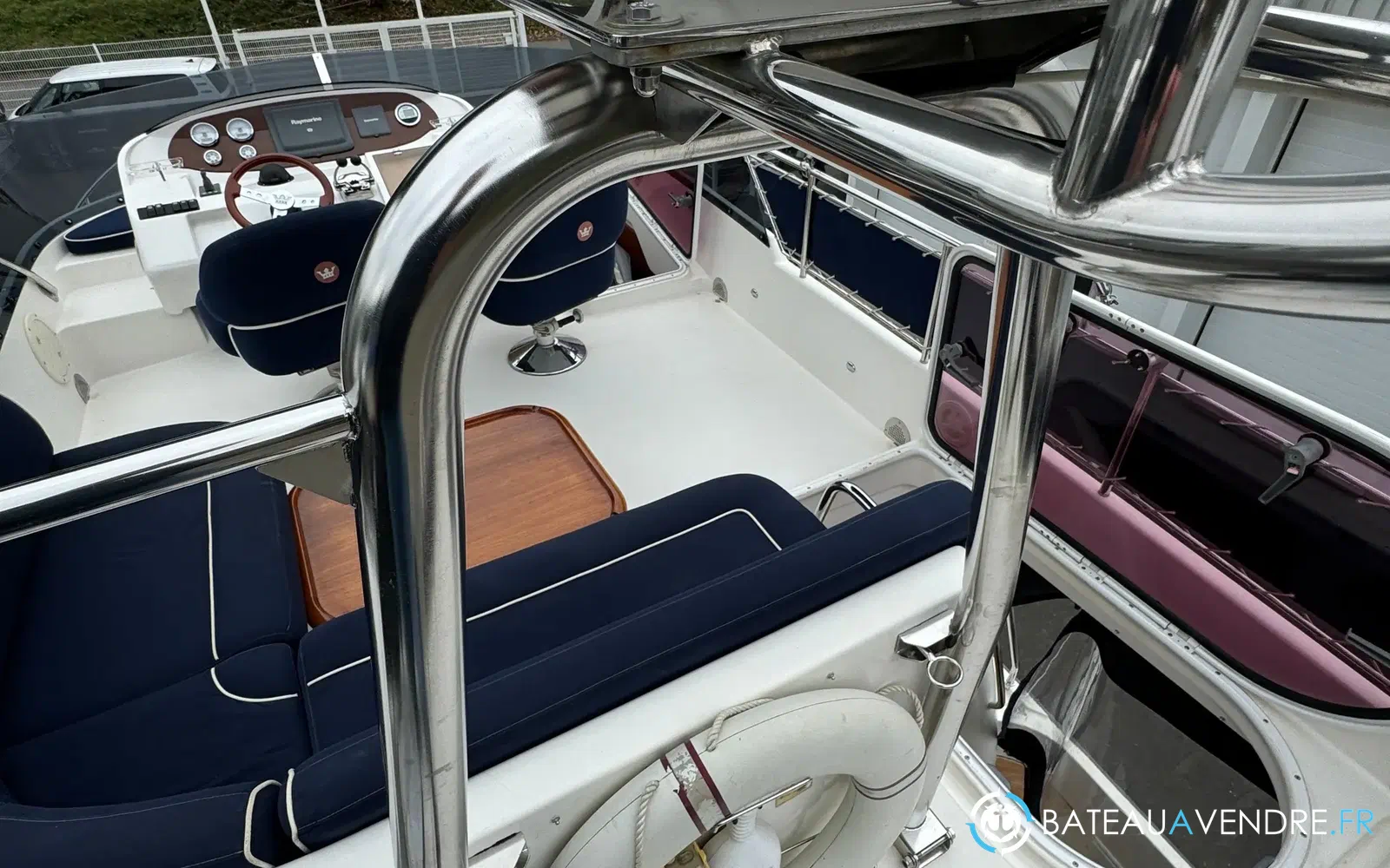 slider 17 Storebro 410 Commander