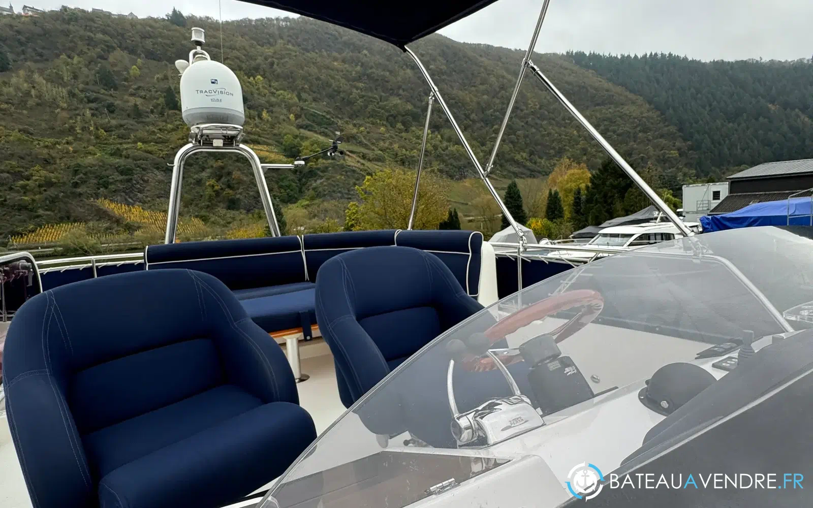 slider 20 Storebro 410 Commander