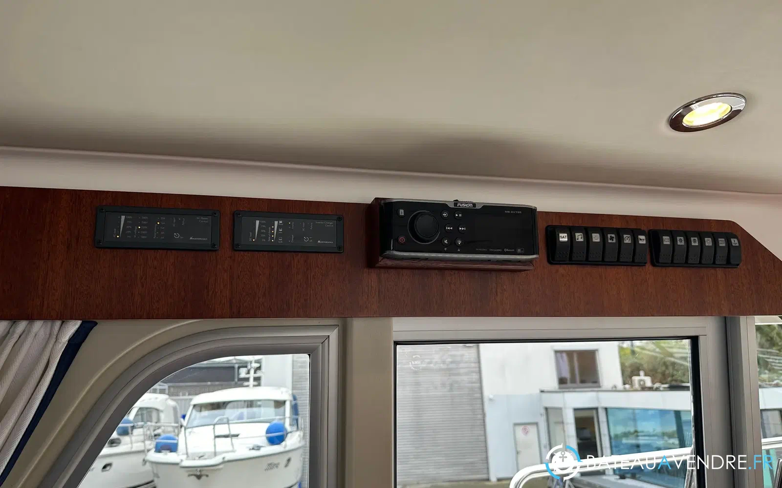 slider 52 Storebro 410 Commander