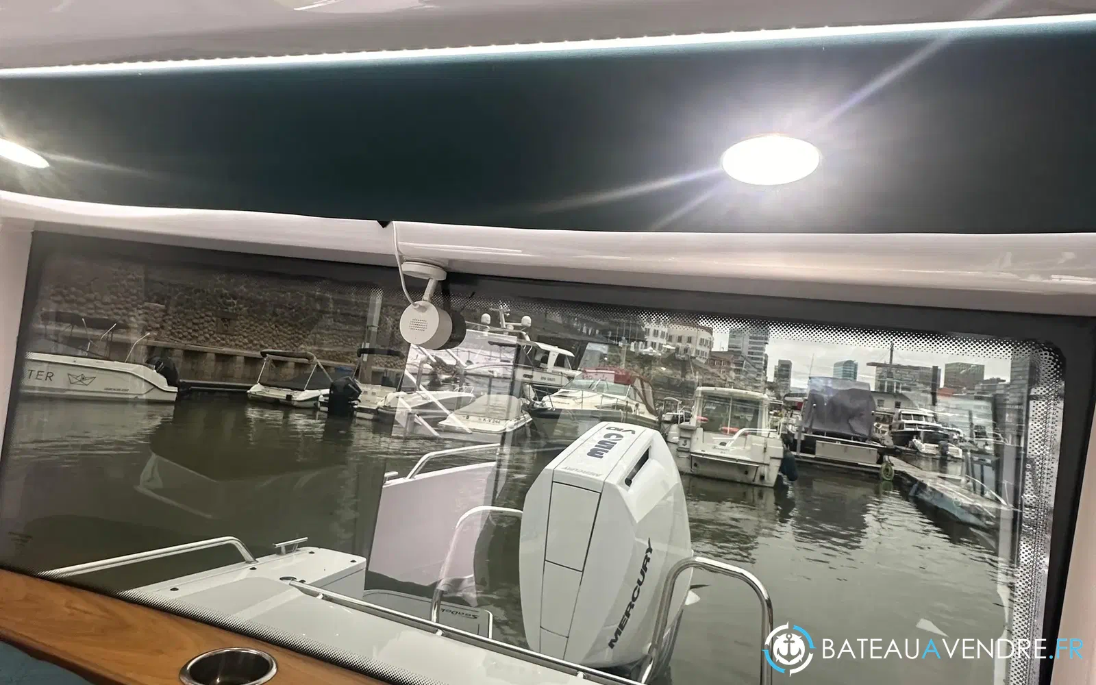 slider 16 Axopar 28 Open