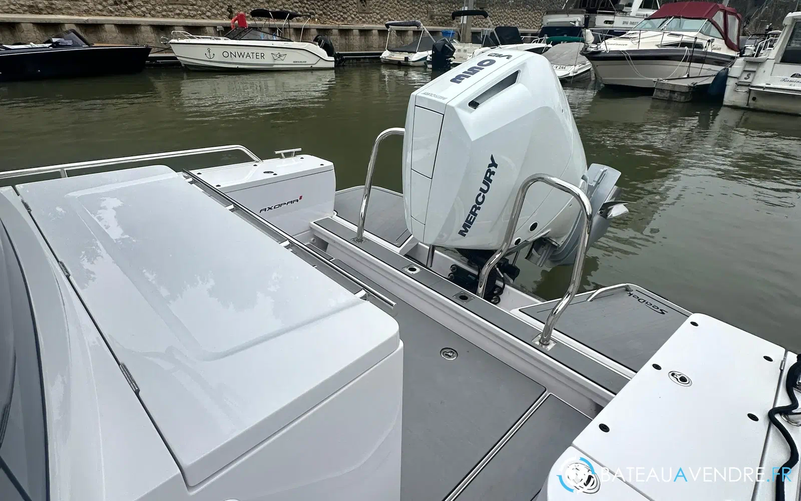 slider 6 Axopar 28 Open