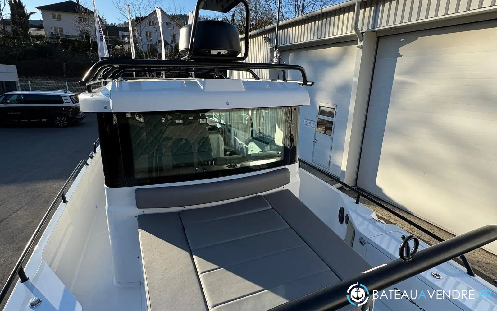 slider 9 Axopar 28 Open