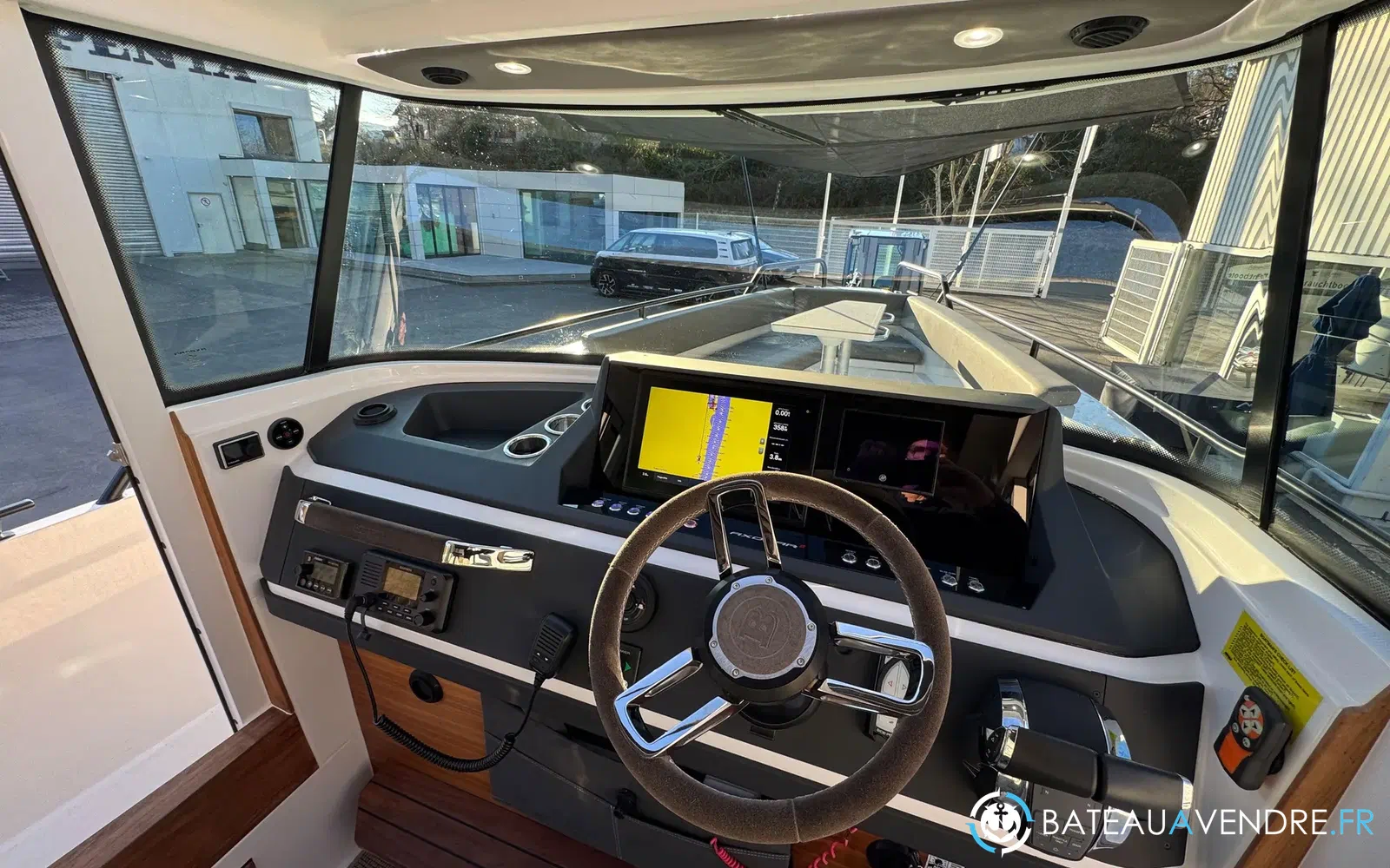 slider 23 Axopar 28 Open