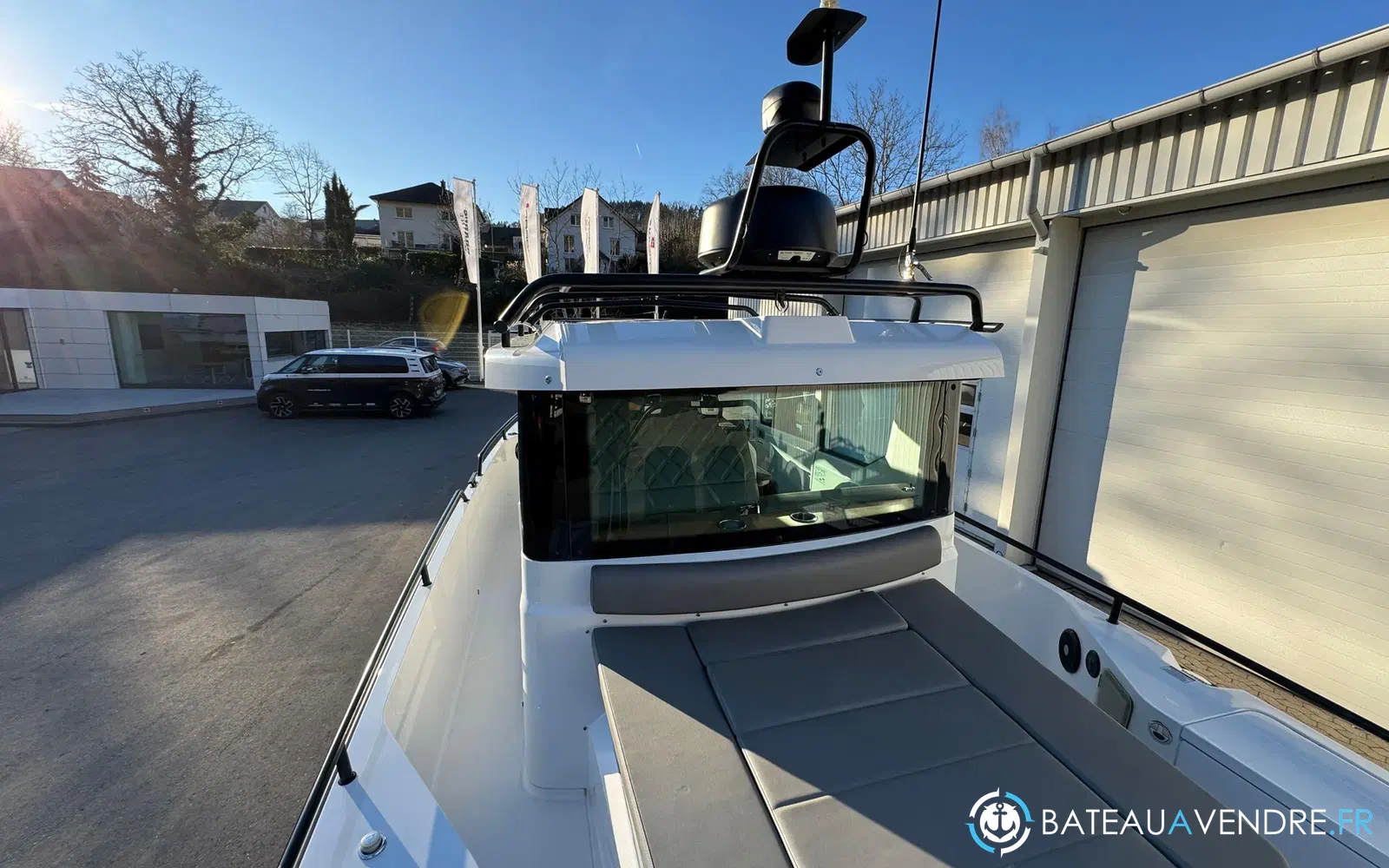 slider 7 Axopar 28 Open