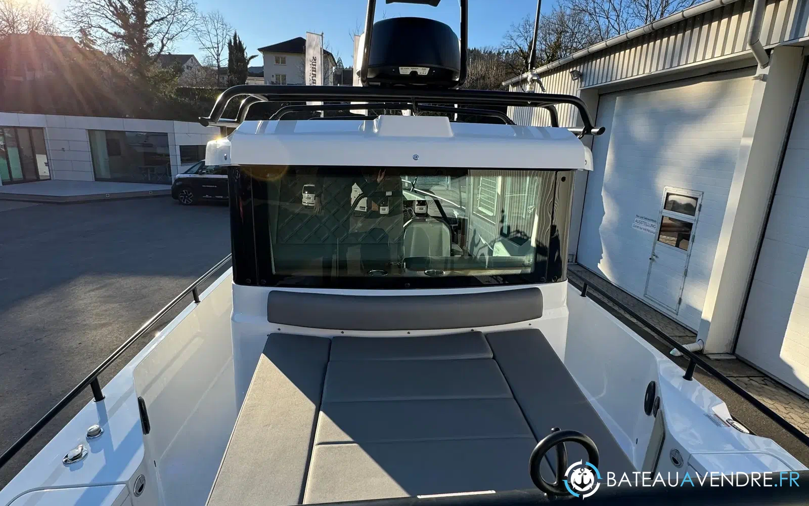 slider 8 Axopar 28 Open