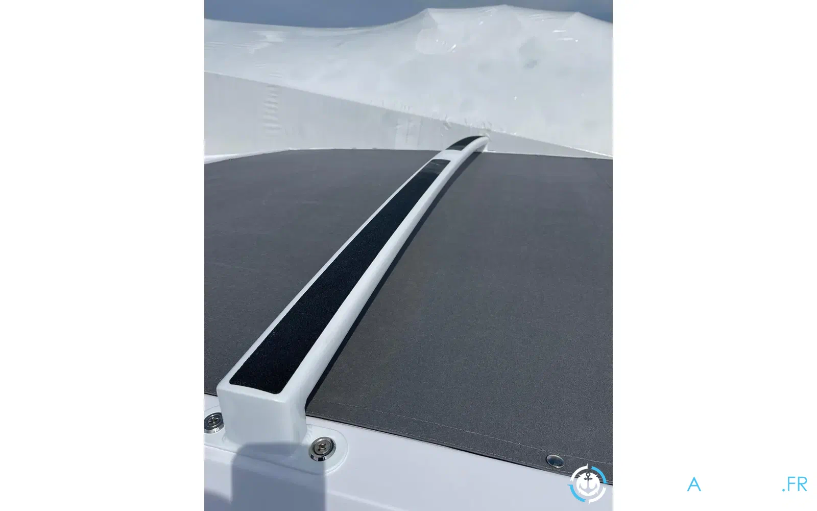 slider 11 Axopar 37 SC
