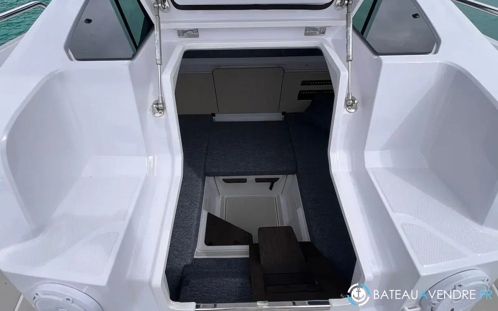 slider 9 Axopar 29 XC CROSS CABIN