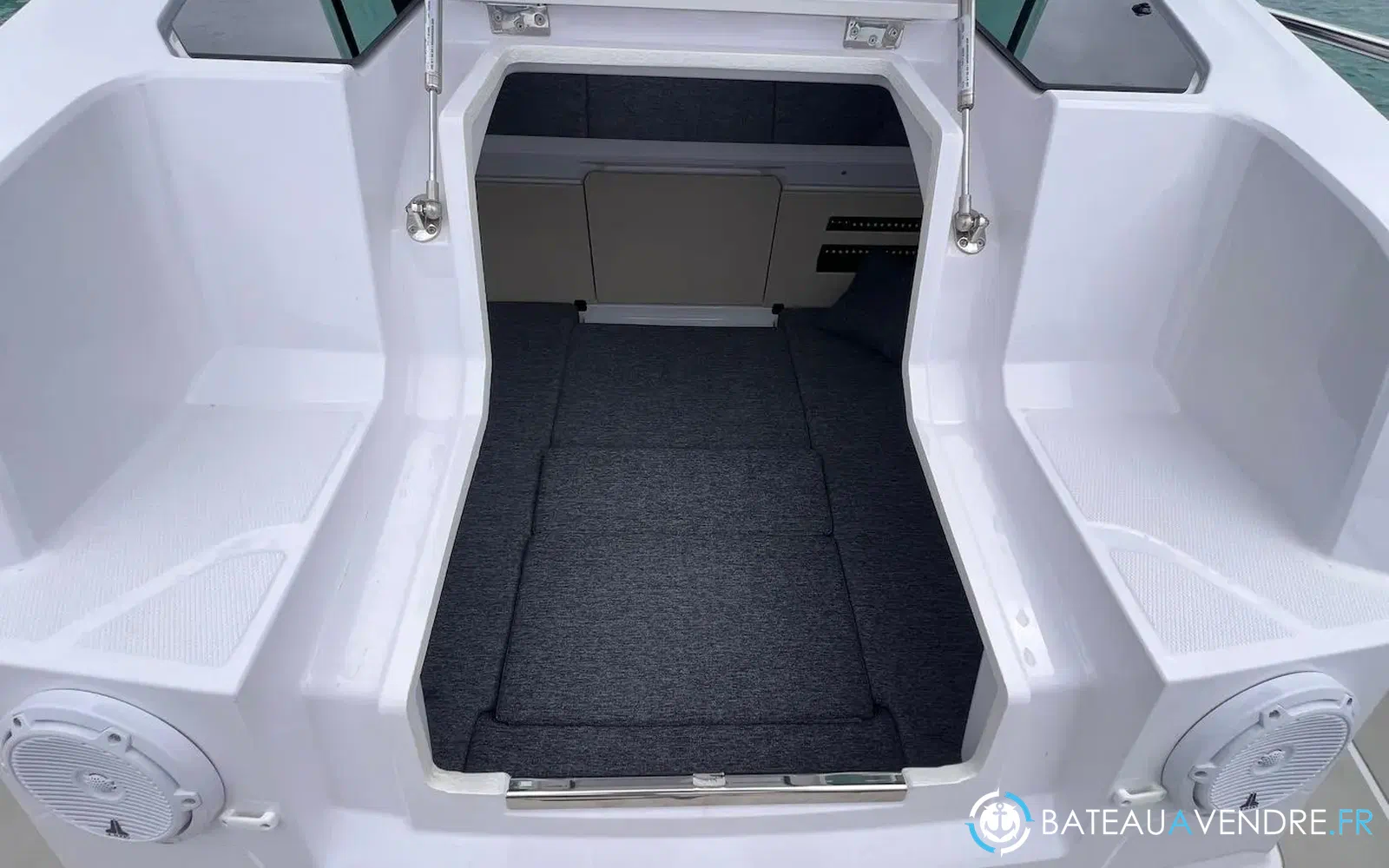 slider 11 Axopar 29 XC CROSS CABIN