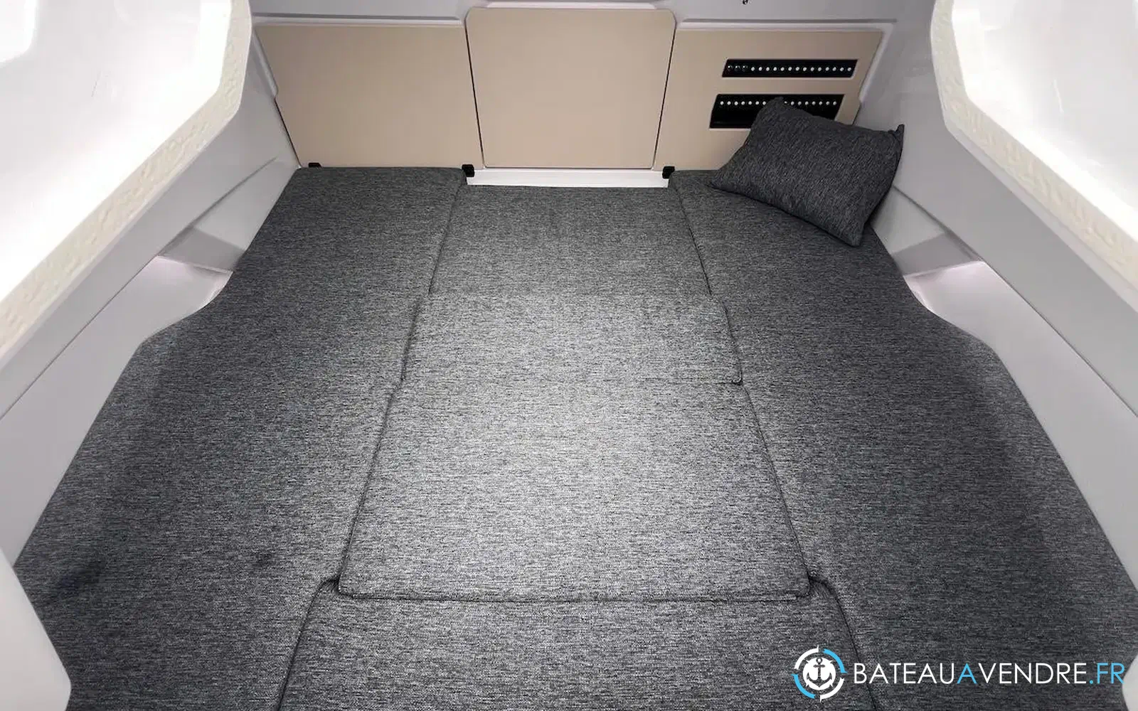 slider 12 Axopar 29 XC CROSS CABIN