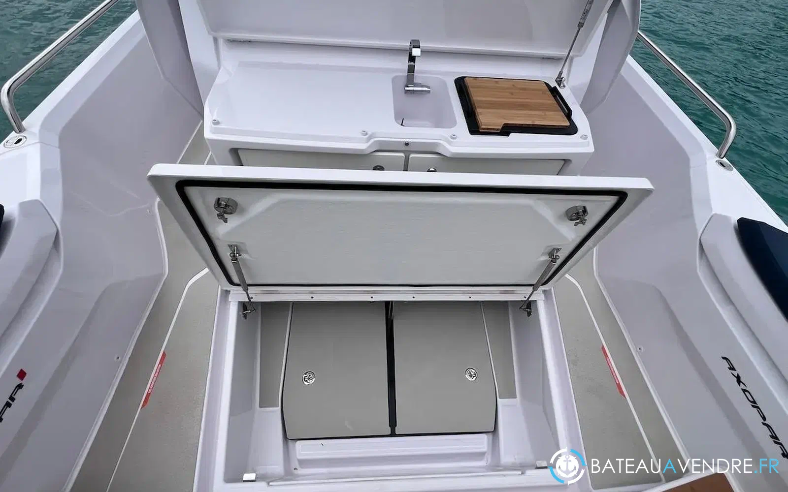 slider 16 Axopar 29 XC CROSS CABIN