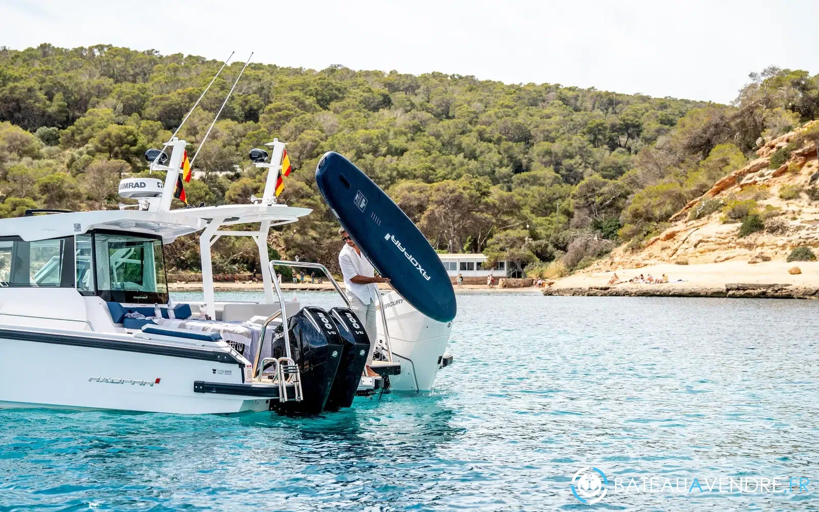 slider 1 Axopar 29 XC CROSS CABIN