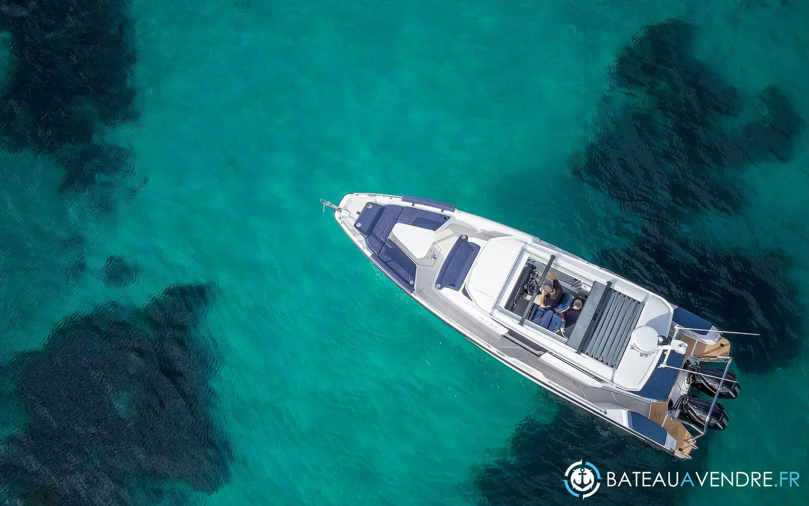 slider 3 Axopar 29 XC CROSS CABIN