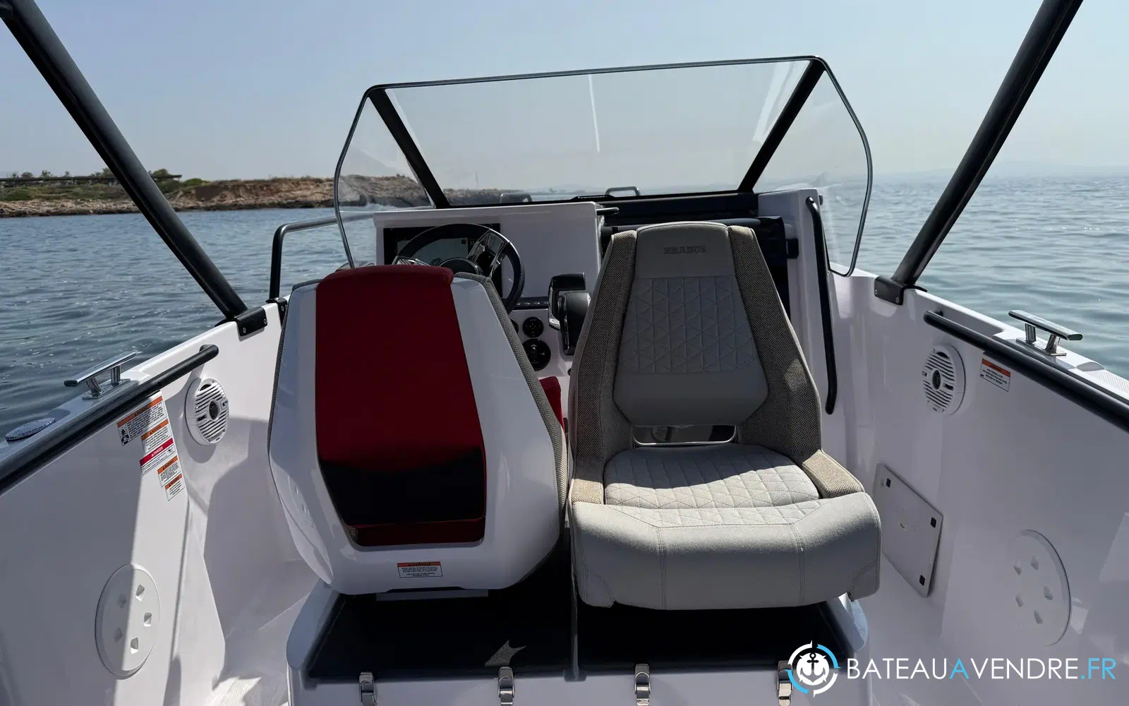 slider 28 Axopar 25 Cross Top
