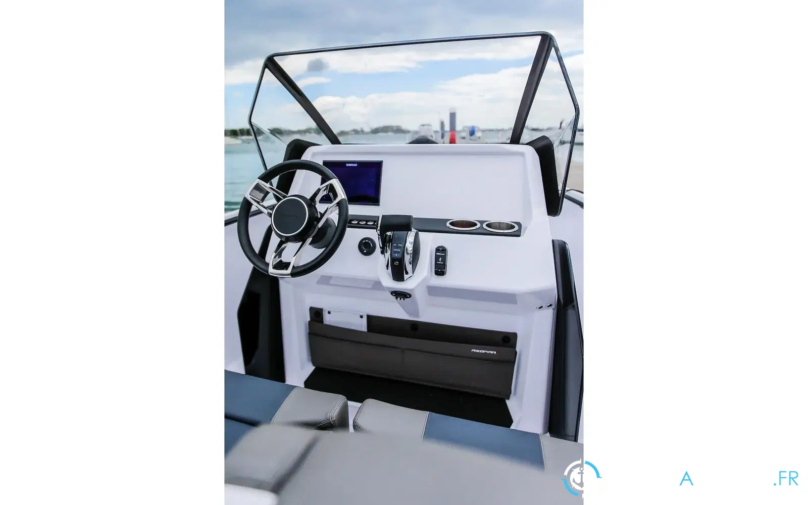 slider 16 Axopar 22 T Top