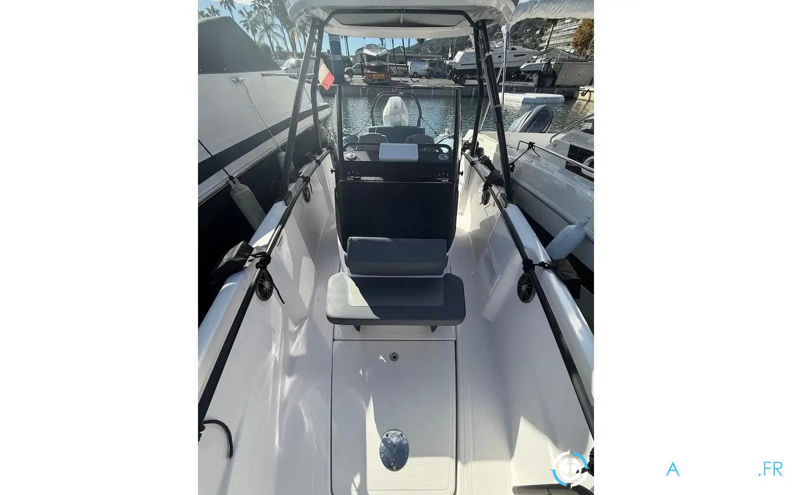 slider 20 Axopar 22 T Top