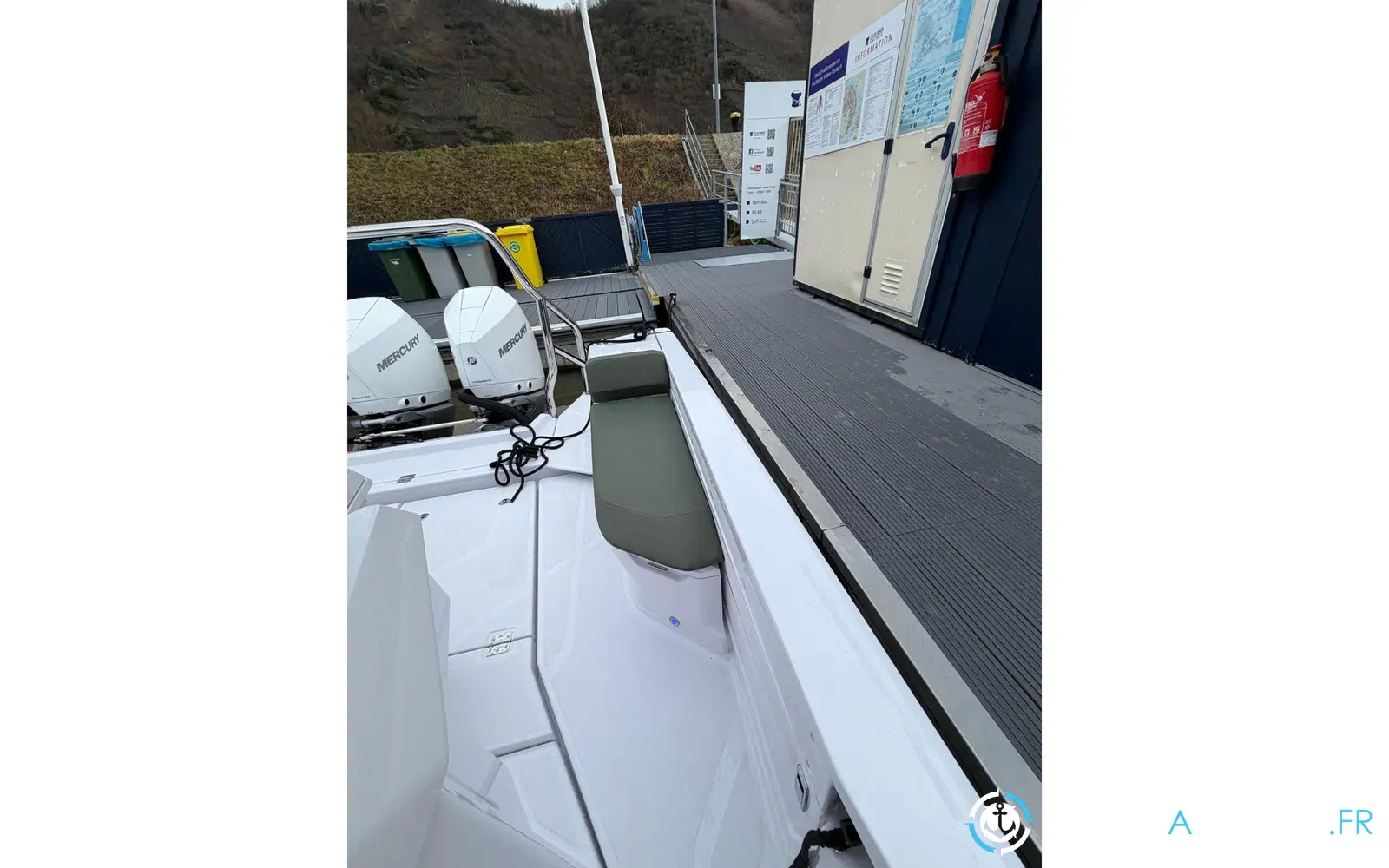 slider 9 Axopar 38 XC Cross Cabin