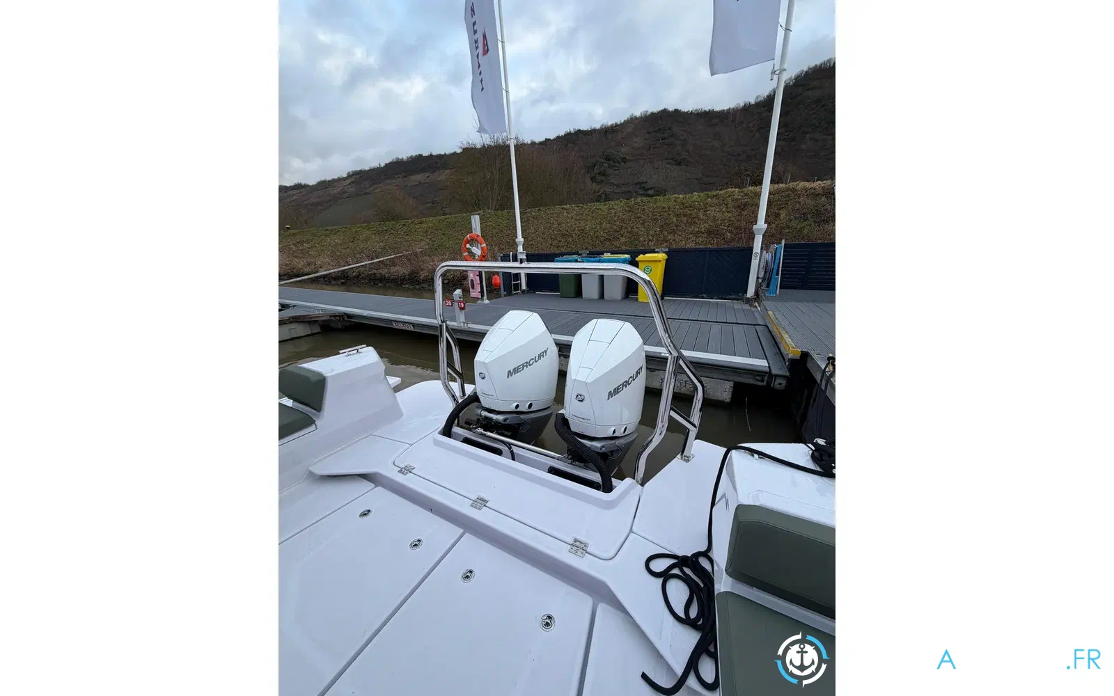 slider 11 Axopar 38 XC Cross Cabin