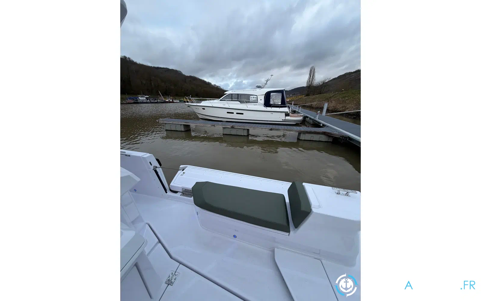slider 13 Axopar 38 XC Cross Cabin