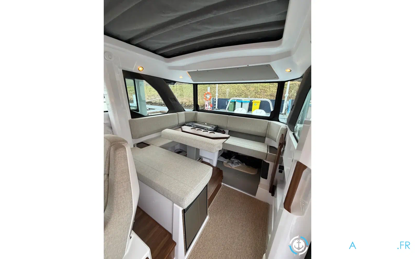 slider 8 Axopar 38 XC Cross Cabin