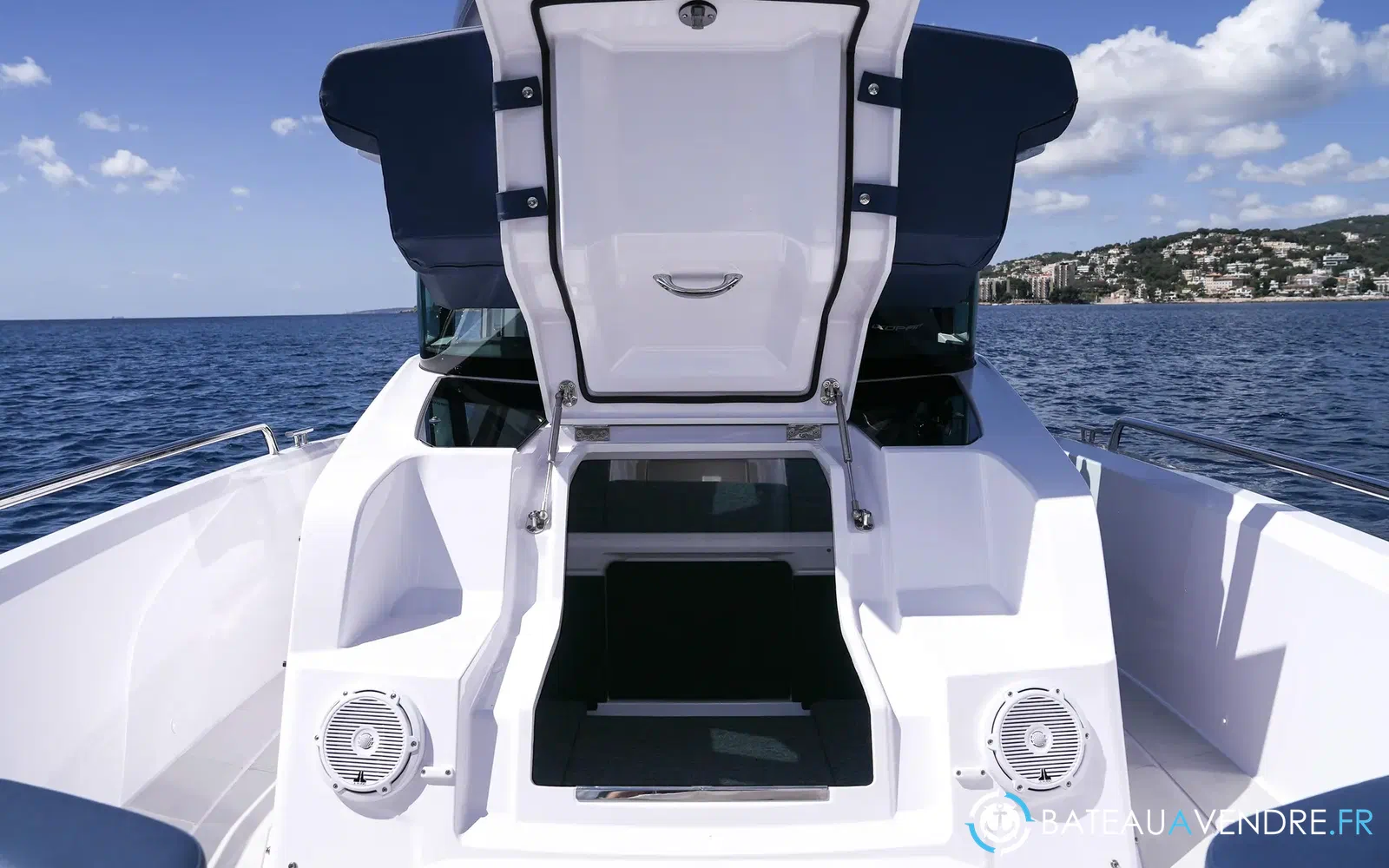 slider 9 Axopar 29 XC CROSS CABIN