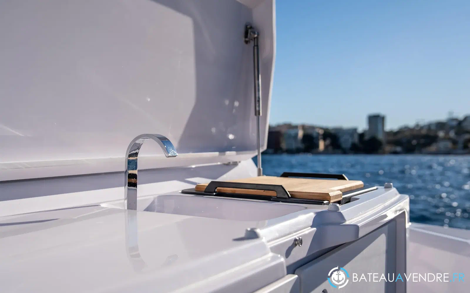 slider 12 Axopar 29 XC CROSS CABIN