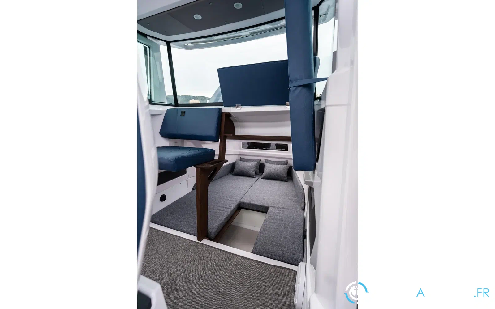 slider 16 Axopar 29 XC CROSS CABIN