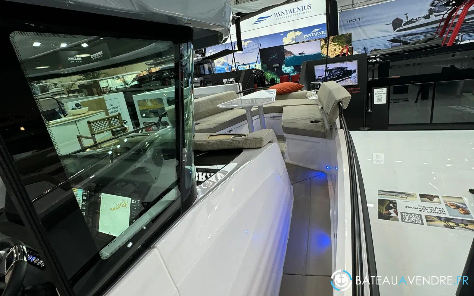 slider 12 Axopar 29 XC CROSS CABIN