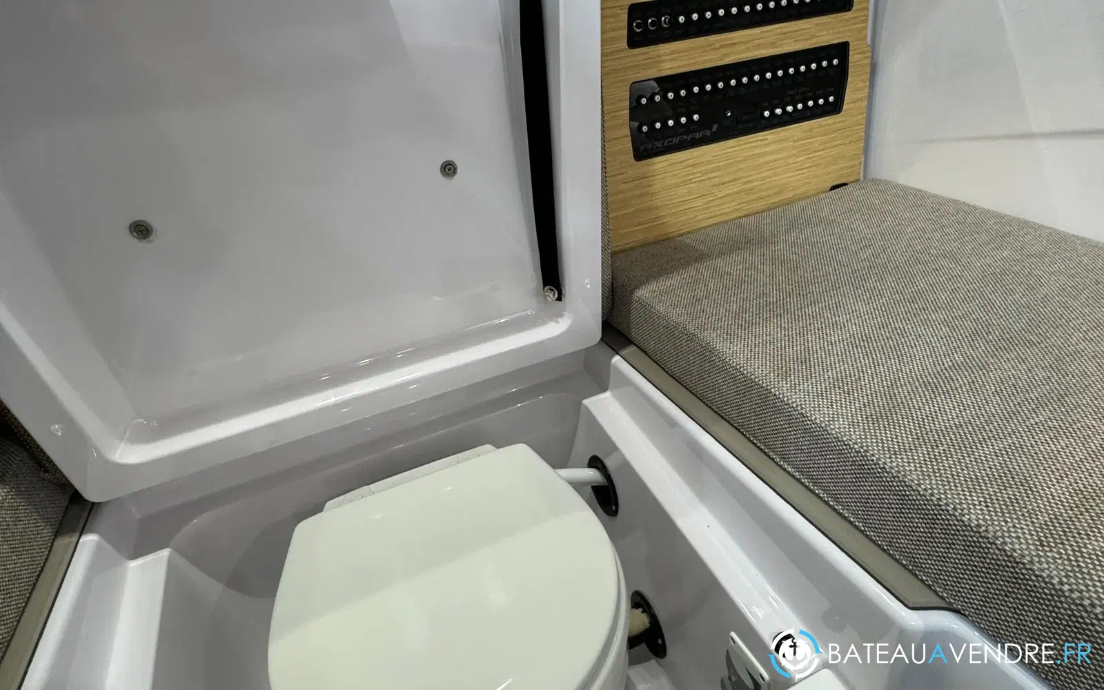 slider 24 Axopar 29 XC CROSS CABIN