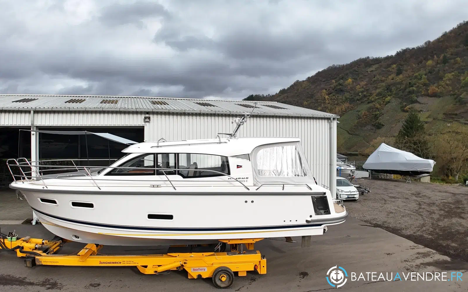 slider 0 Nimbus 305 Coupe