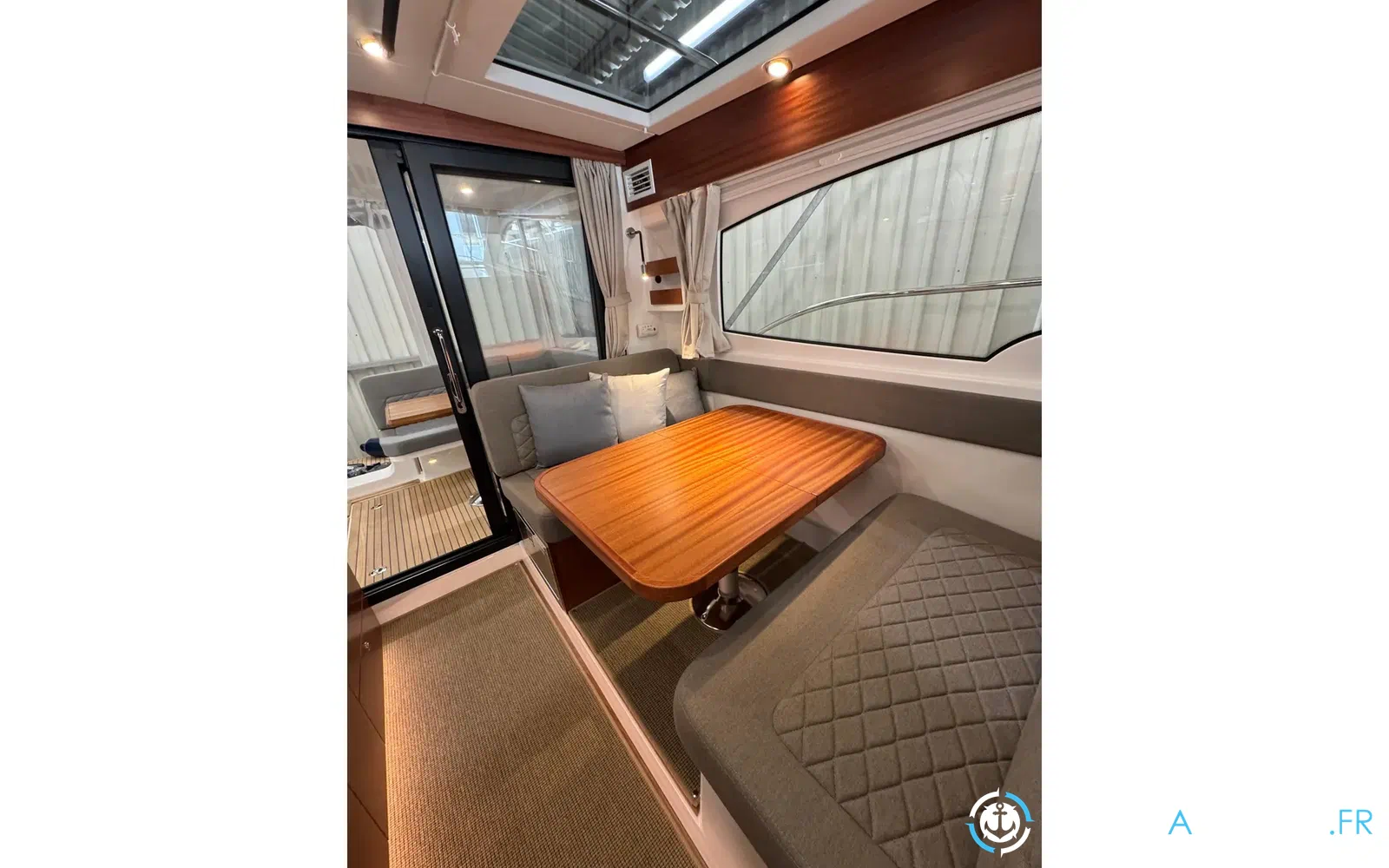 slider 11 Nimbus 305 Coupe