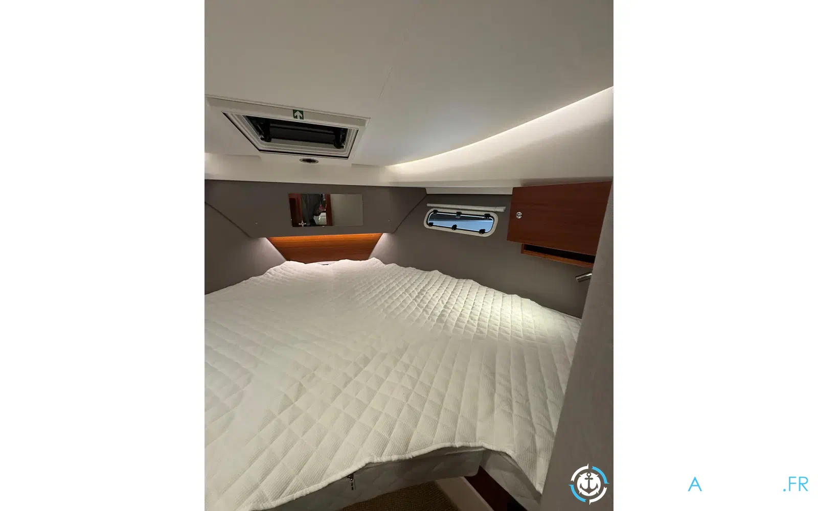 slider 14 Nimbus 305 Coupe