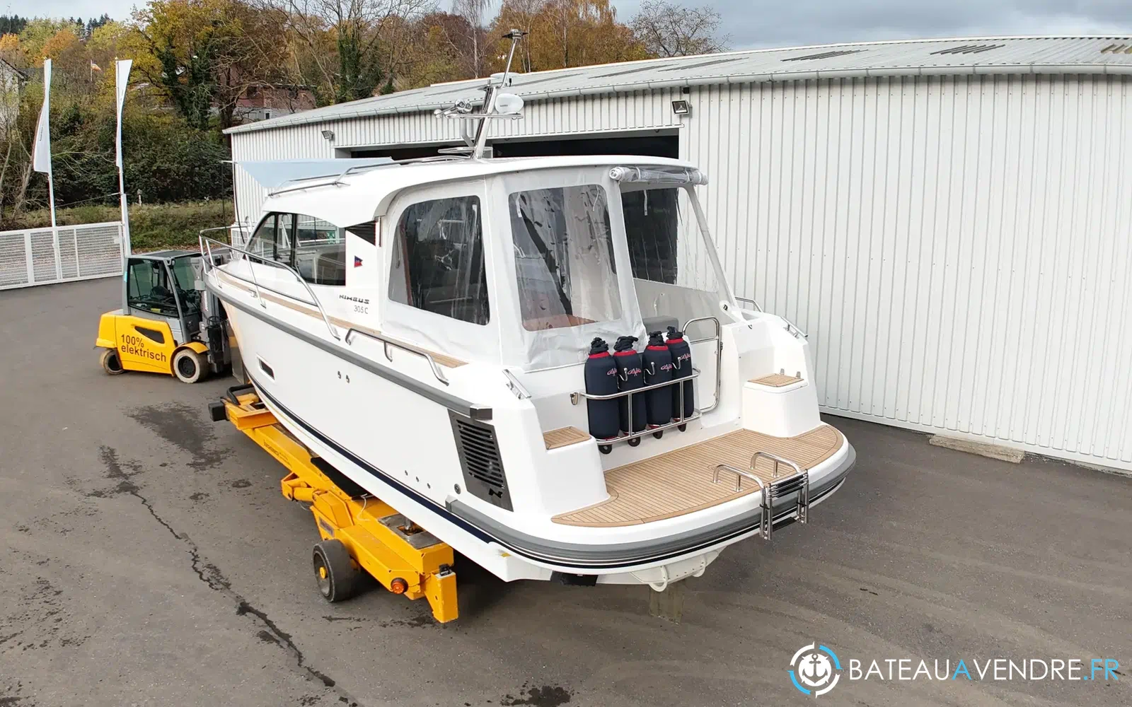 slider 35 Nimbus 305 Coupe