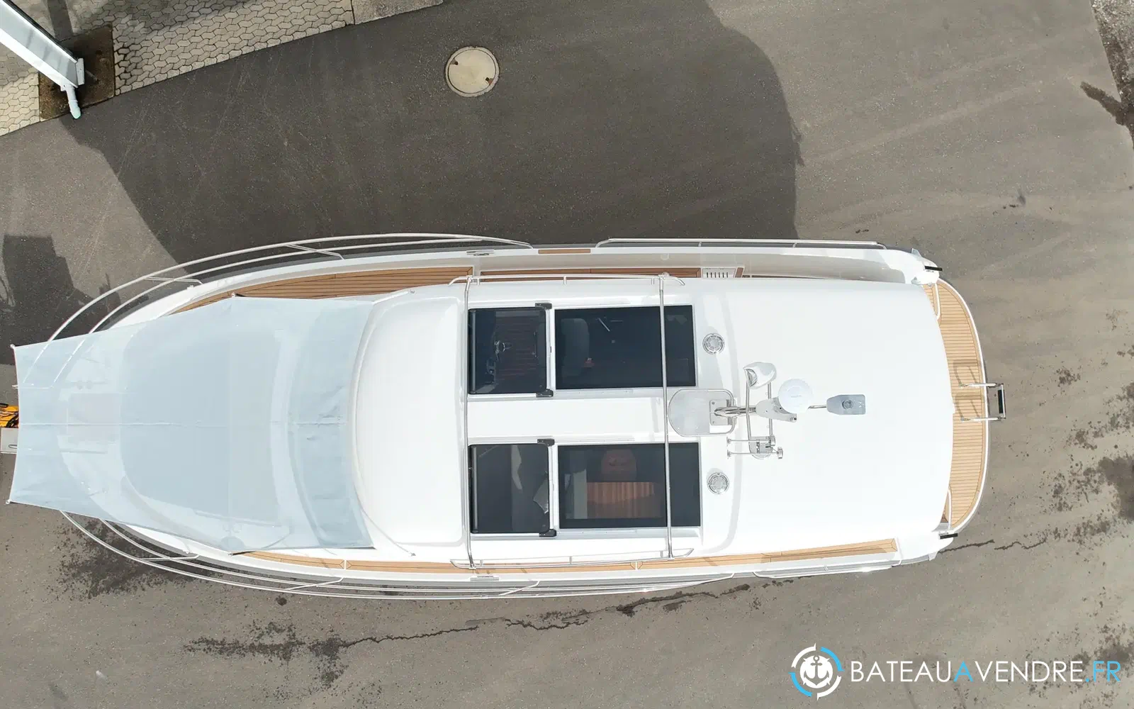 slider 37 Nimbus 305 Coupe
