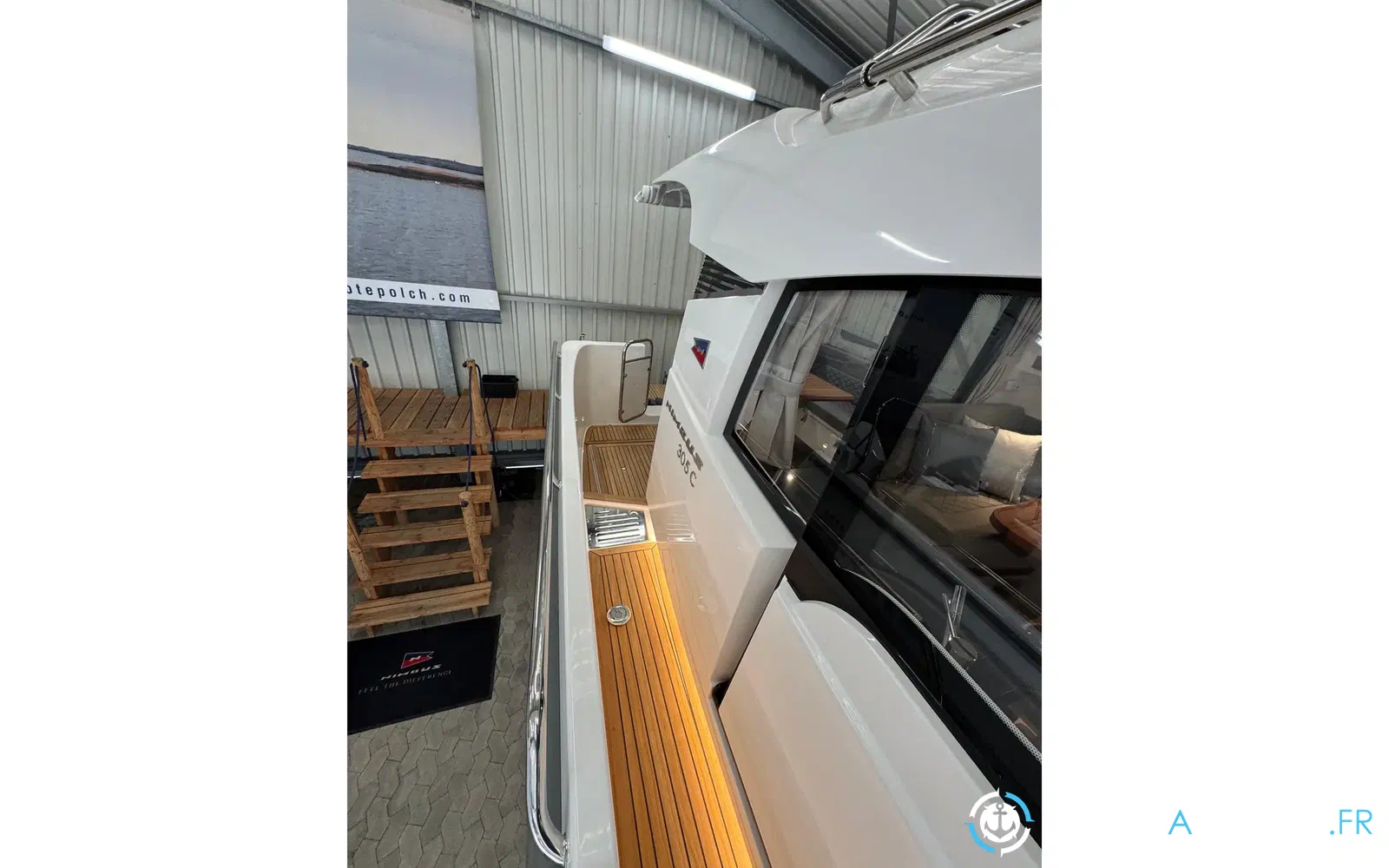 slider 5 Nimbus 305 Coupe