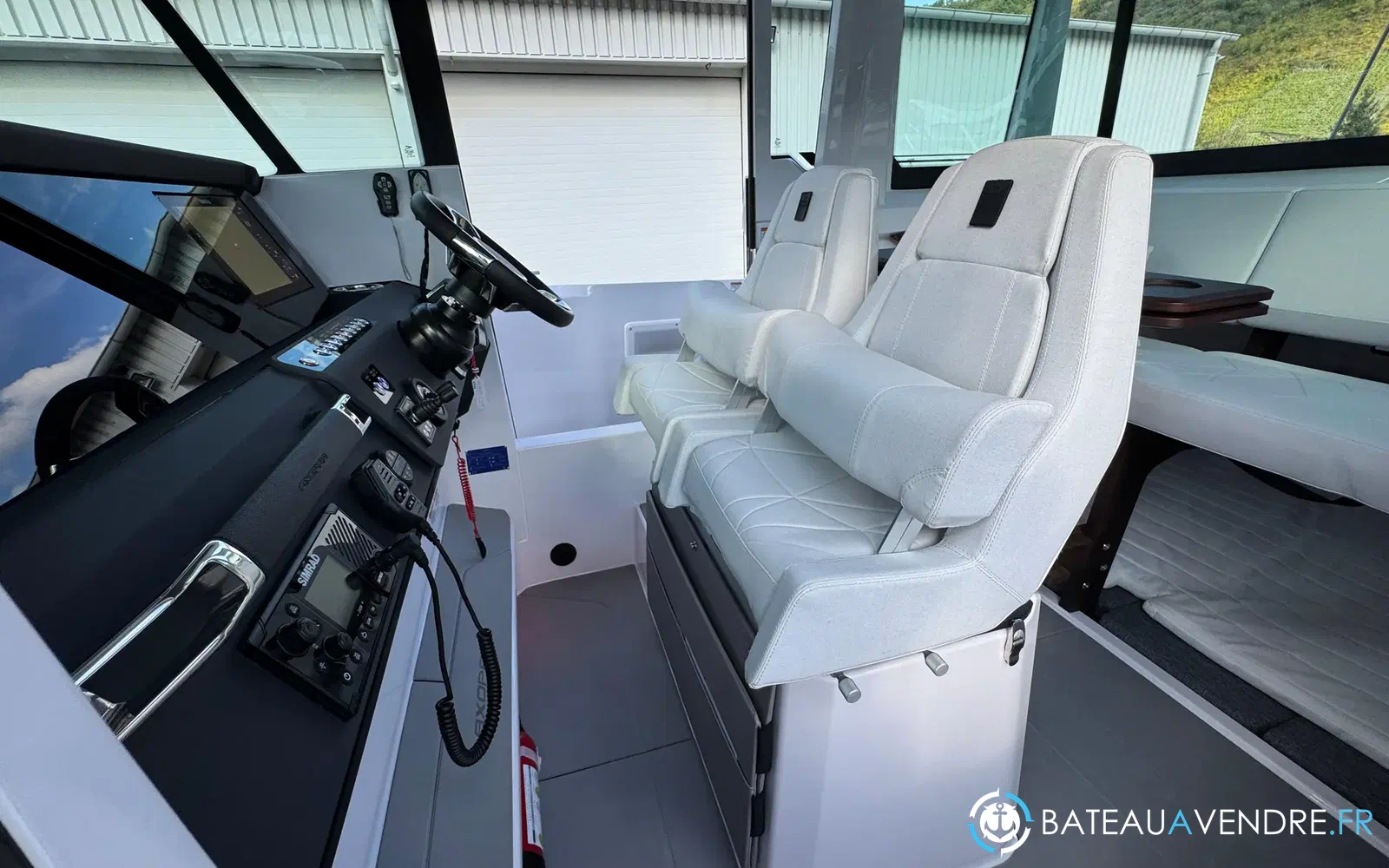 slider 14 Axopar 29 XC CROSS CABIN
