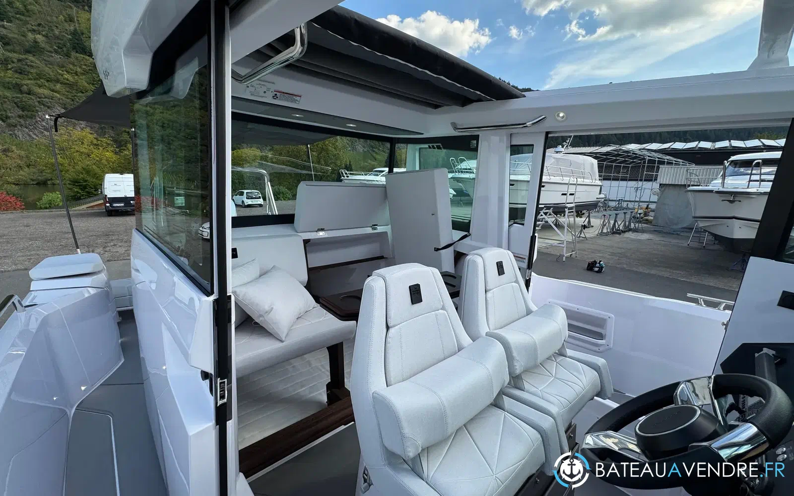slider 18 Axopar 29 XC CROSS CABIN