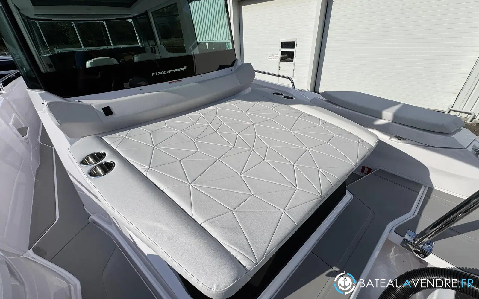 slider 2 Axopar 29 XC CROSS CABIN
