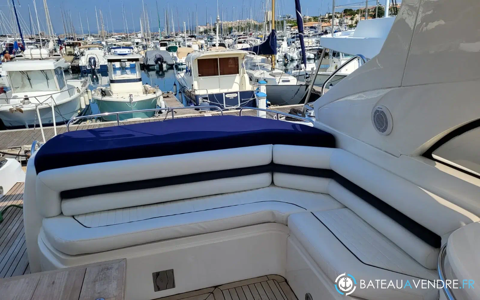 slider 10 Sunseeker Predator 61
