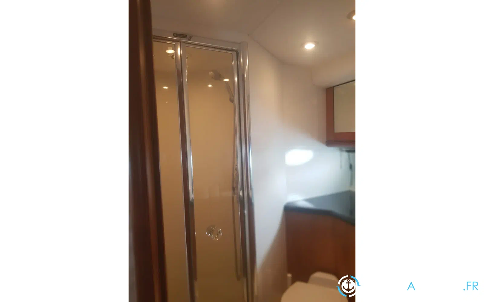 slider 8 Sunseeker Predator 61