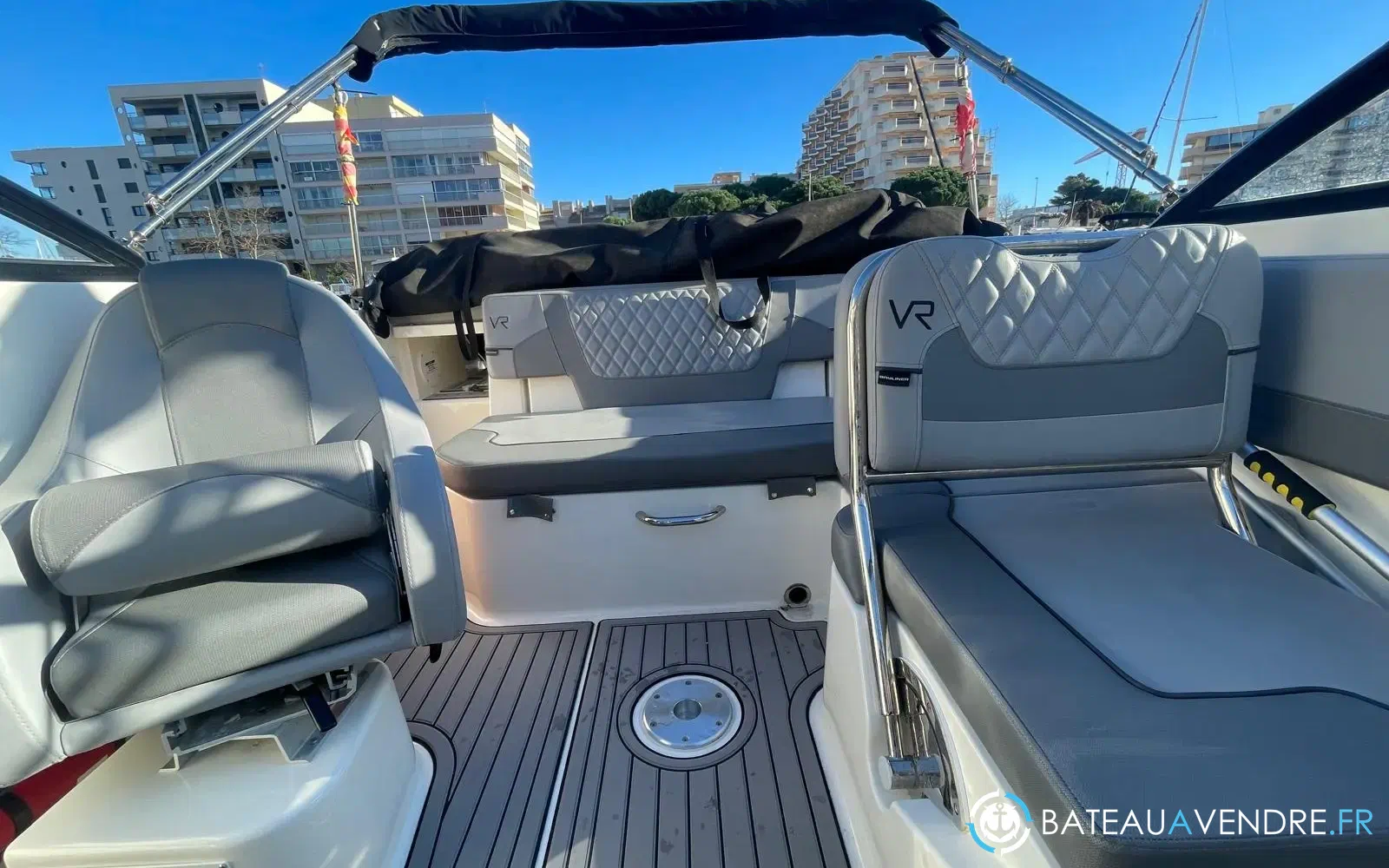 slider 2 Bayliner VR5 Cuddy OB