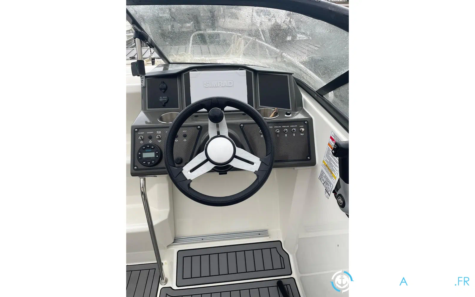 slider 1 Bayliner VR5 Cuddy OB