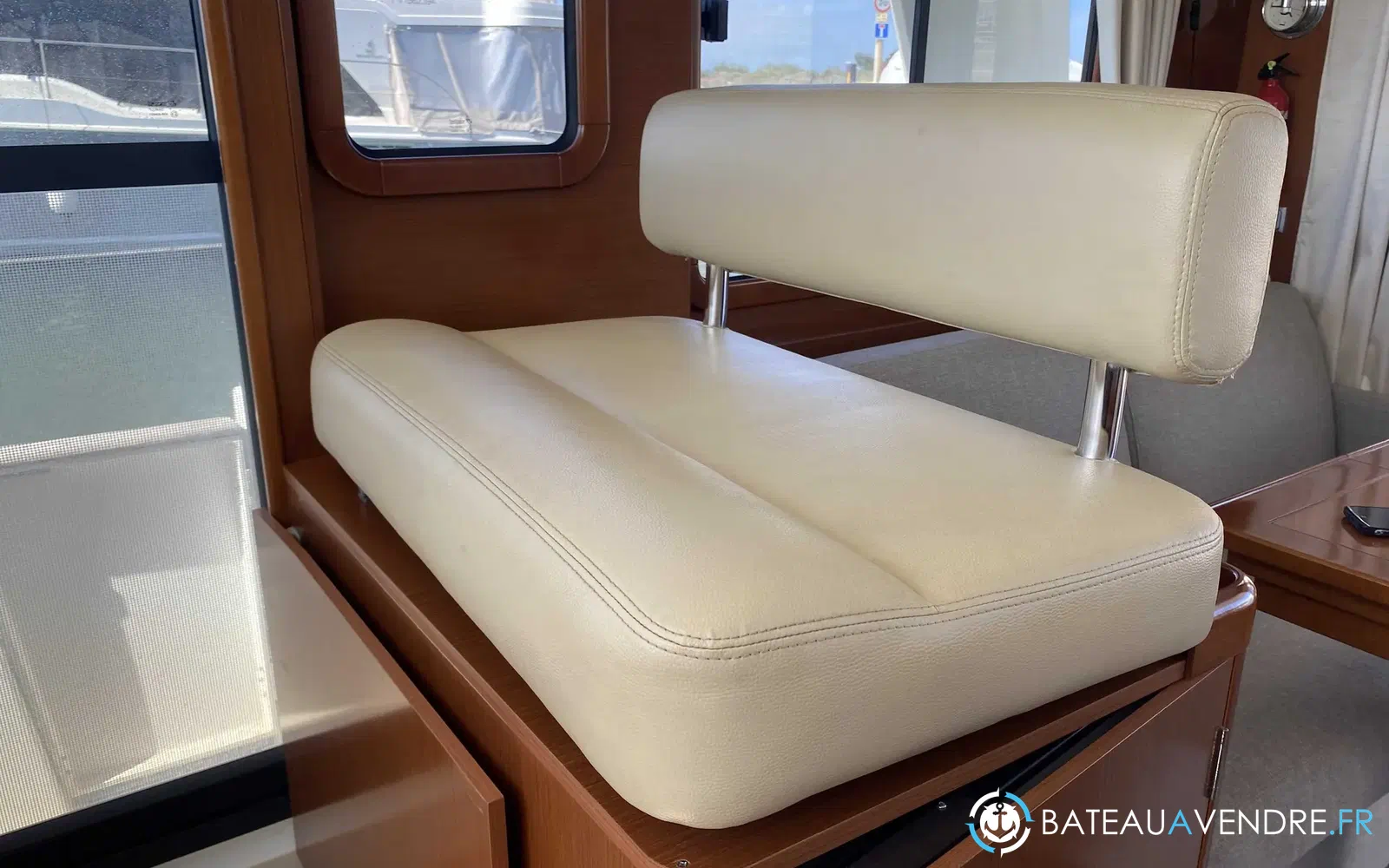 slider 11 Beneteau Swift Trawler 34 Fly