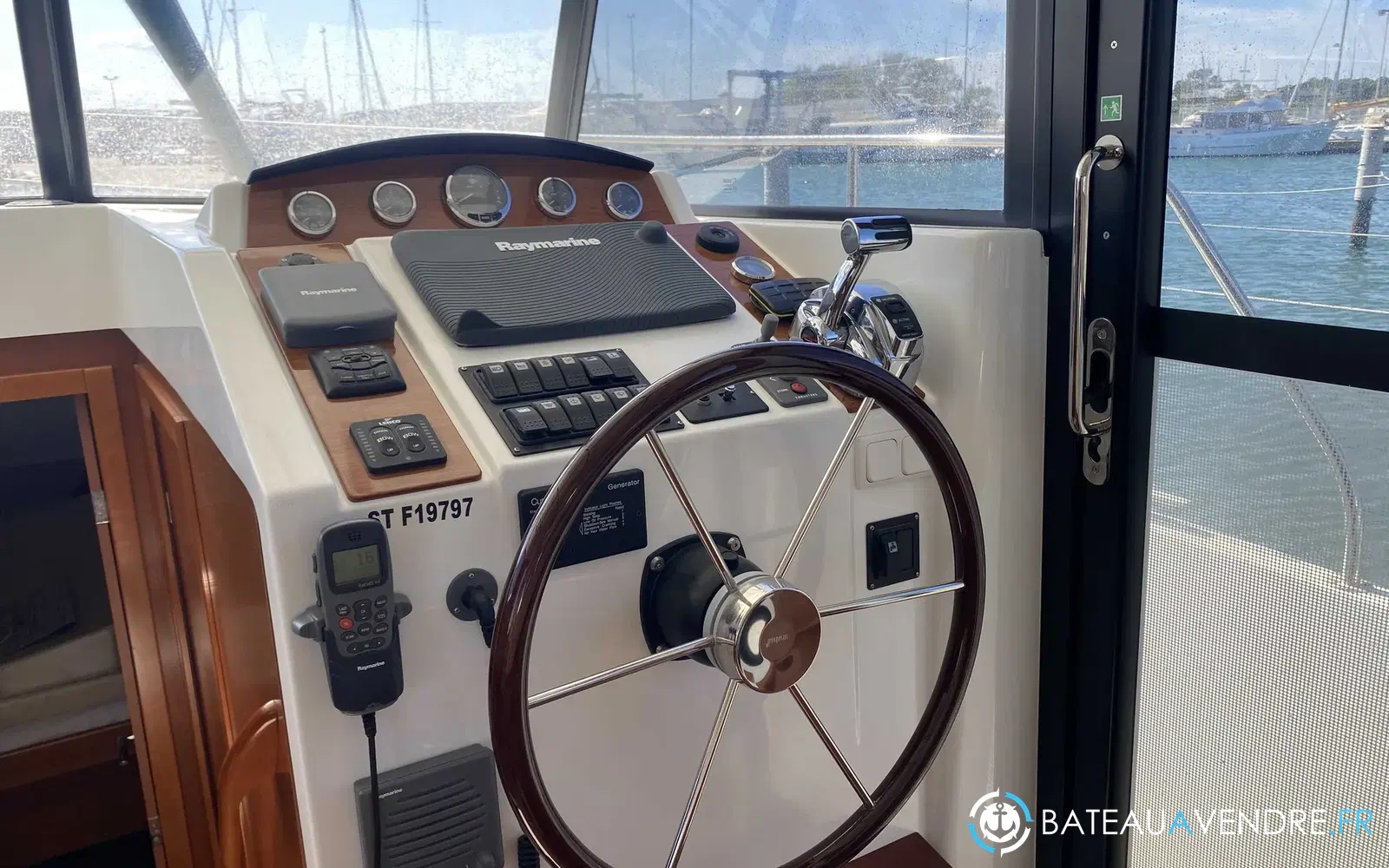 slider 12 Beneteau Swift Trawler 34 Fly