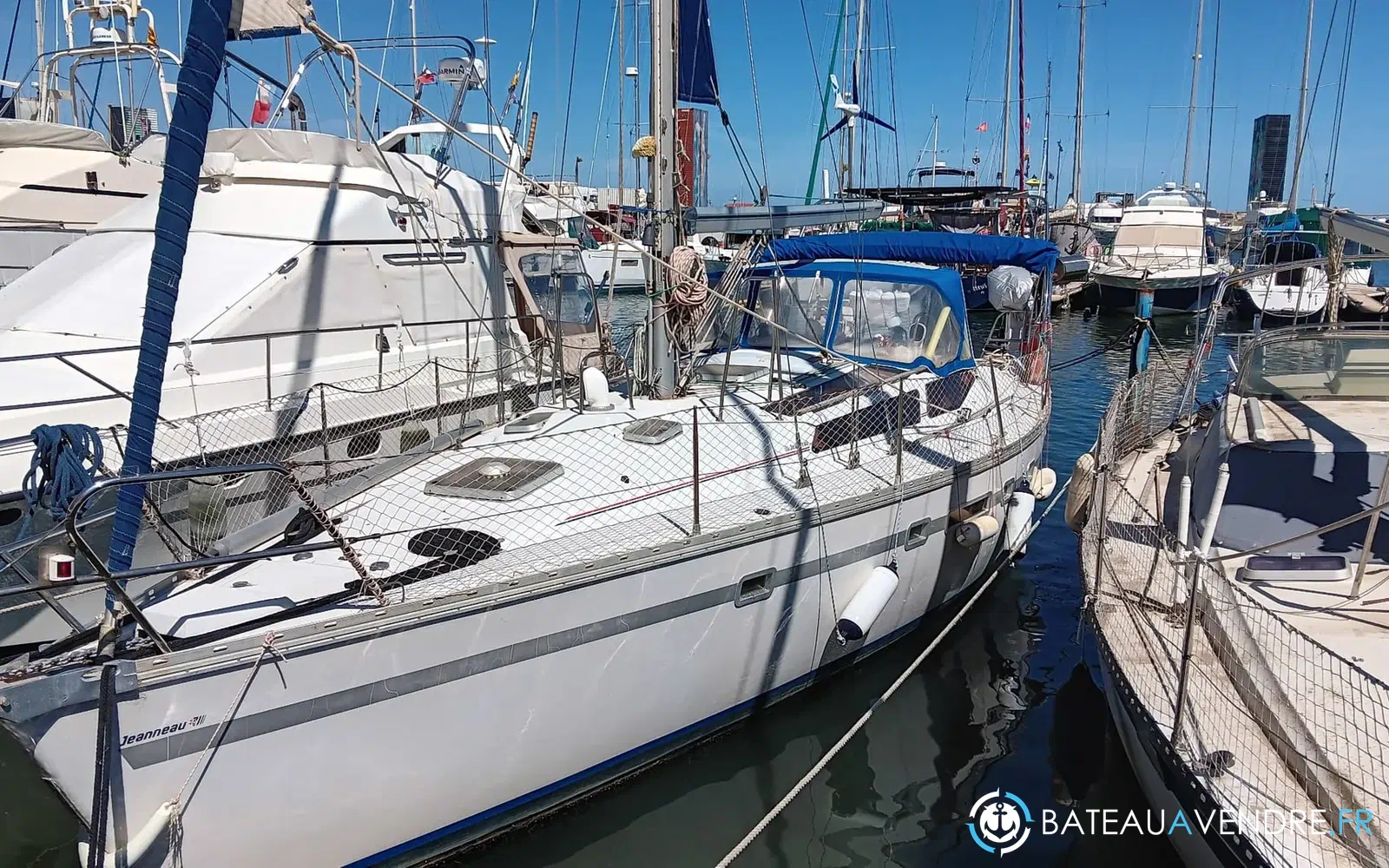 slider 7 Jeanneau Voyage 12.50