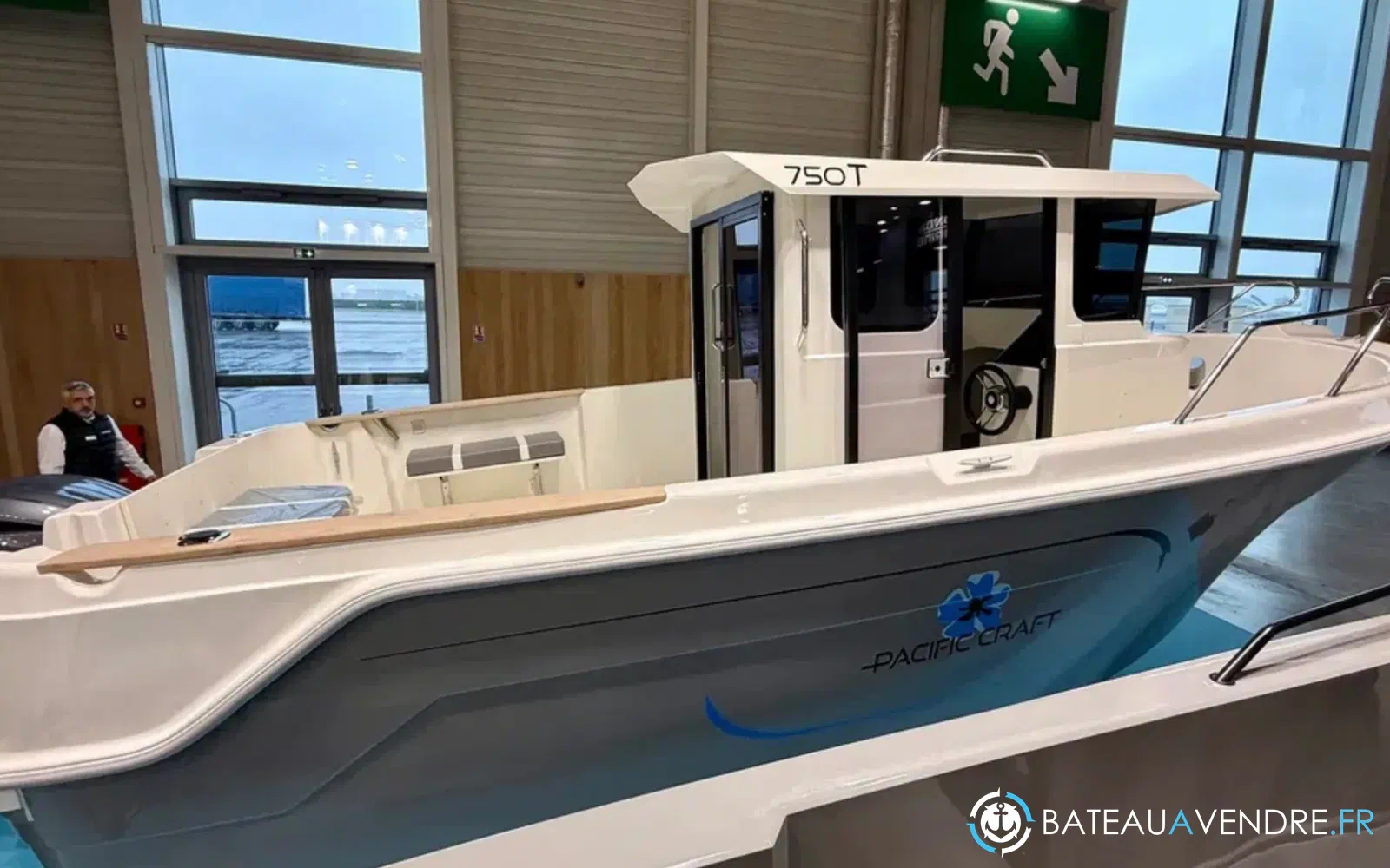slider 0 Pacific Craft 750 T