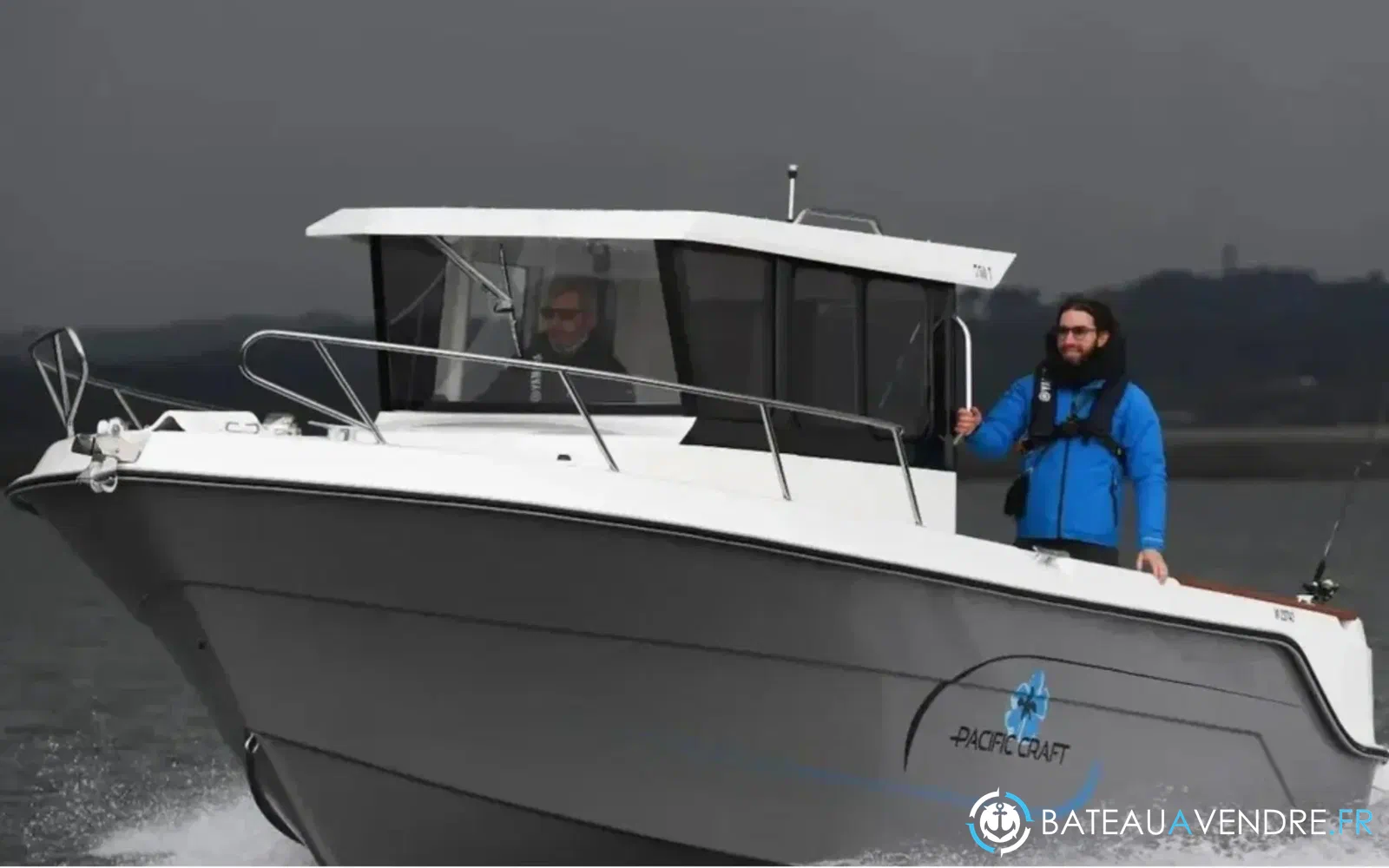 slider 1 Pacific Craft 750 T
