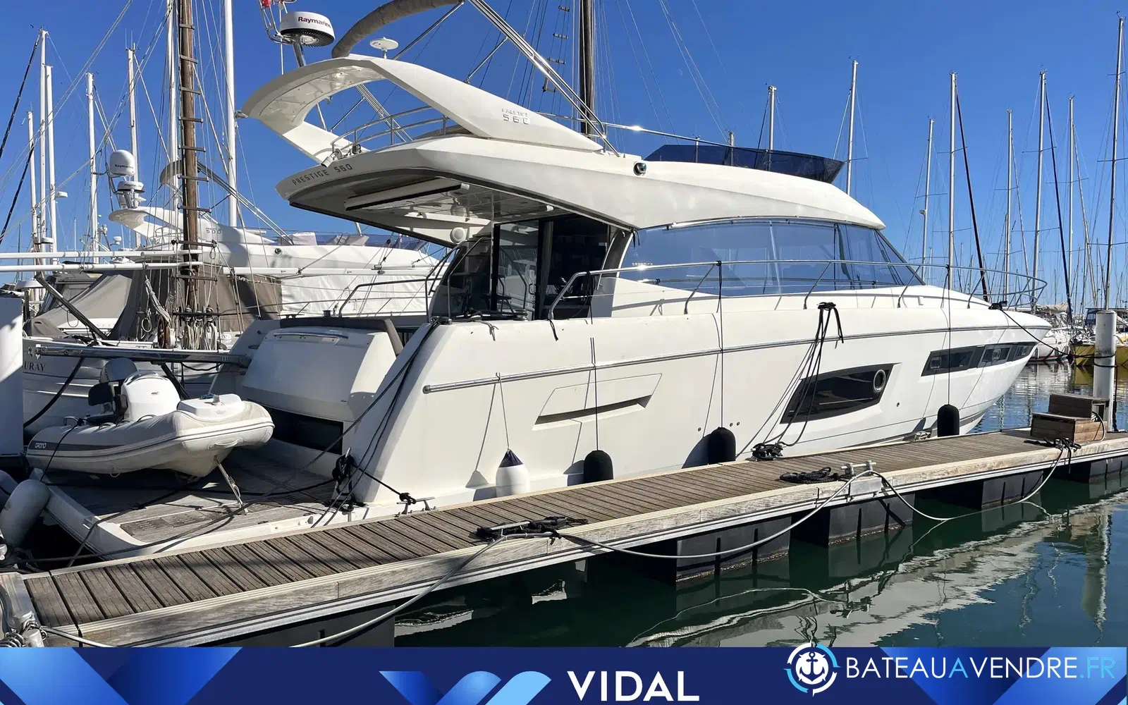 slider 0 Prestige Yachts 560 S