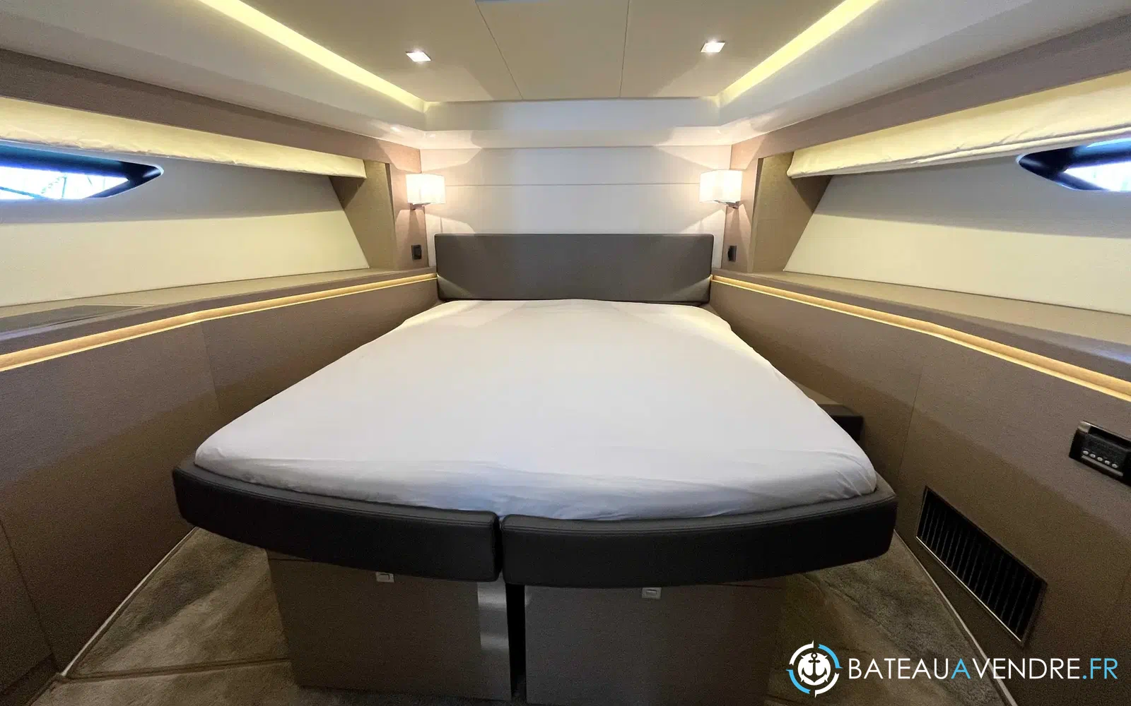 slider 9 Prestige Yachts 560 S