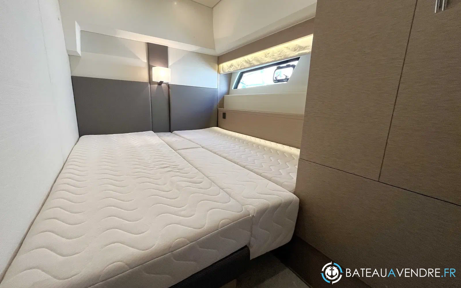 slider 11 Prestige Yachts 560 S