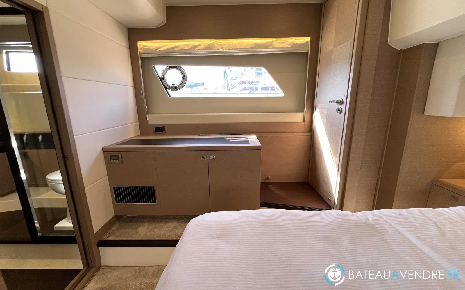 slider 16 Prestige Yachts 560 S